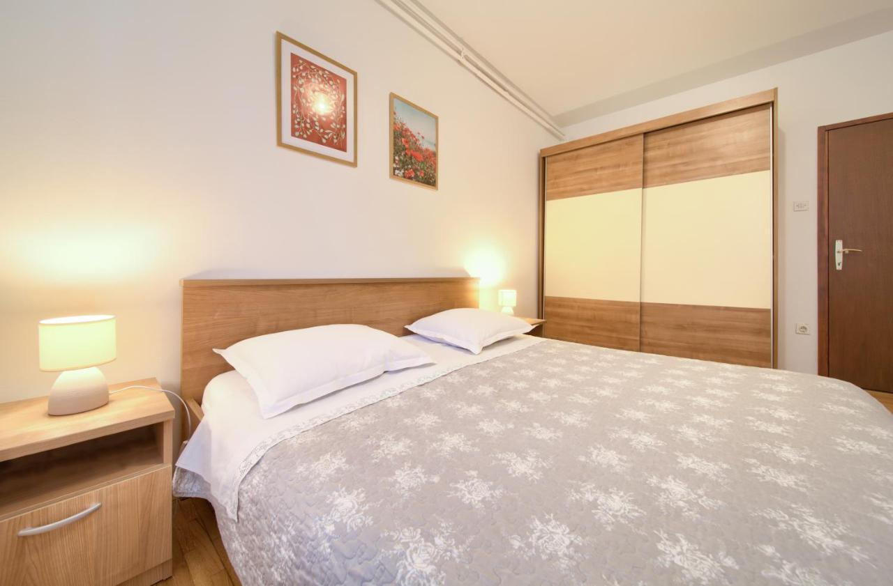 Apartments Meri ニヴィーチェ エクステリア 写真
